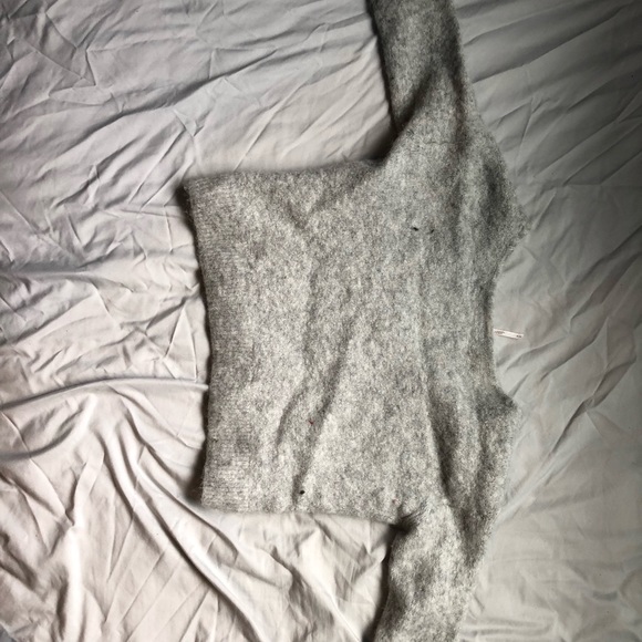 Cashmere grey free people sweater! V neck - Picture 2 of 2